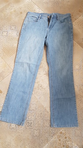 Zdjęcie oferty: Jasne damskie jeansy The Straight", wielkość 40/42