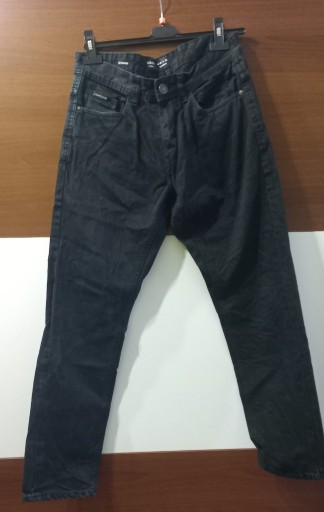 Zdjęcie oferty: Spodnie jeansowe męskie CROPP
