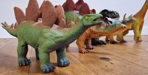 Zdjęcie oferty: Dinozaury 5 sztuk 