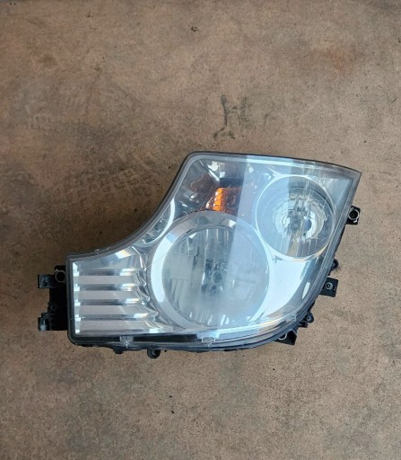 Zdjęcie oferty: Mercedes Actros MP4 lampa lewa FV