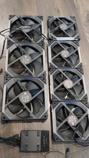 Zdjęcie oferty: Lian li 120 140  UNI FAN SL 7szt + kontroler