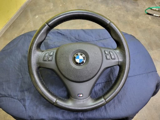 Zdjęcie oferty: KIEROWNICA Z PODUSZKA BMW M PAKIET X1 E90 E87 E84