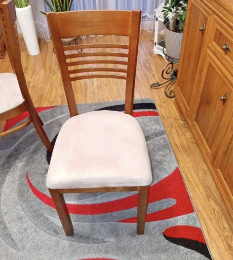 Zdjęcie oferty: Krzesła 6 sztuk - lity buk