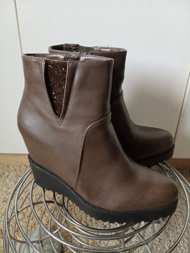 Zdjęcie oferty: Best Shoes * Oryginalne botki * 39 * 25 cm