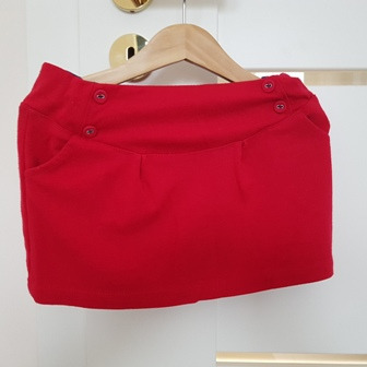 Zdjęcie oferty: Czerwona spódniczka Endo roz. 104, 3-4 lata