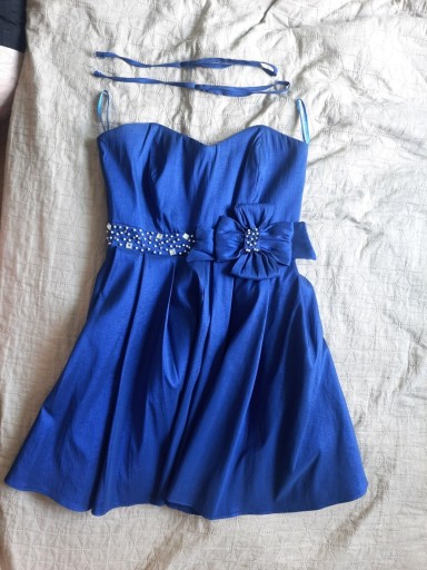 Zdjęcie oferty: Krótka niebieska sukienka na wesele rozklosz r. 40
