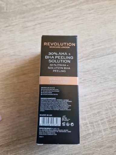 Zdjęcie oferty: Peeling do twarzy Rozświetlający Revolution