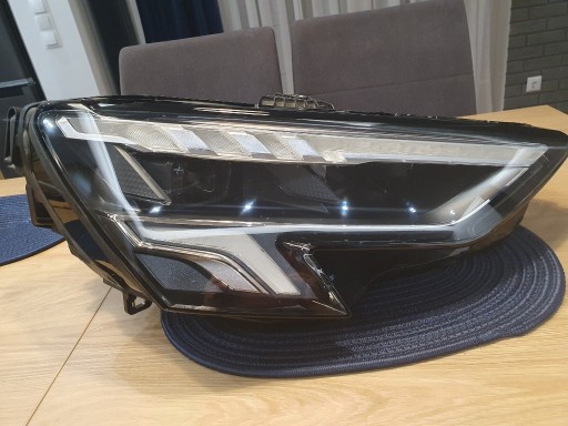 Zdjęcie oferty: Lampa przednia prawa Audi A3 8Y0941034