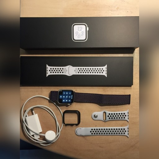 Zdjęcie oferty: Apple Watch 4 44 nike white