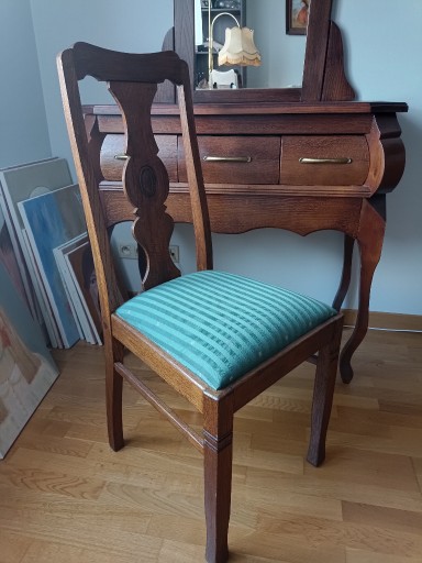 Zdjęcie oferty: krzesło stare z obiciem