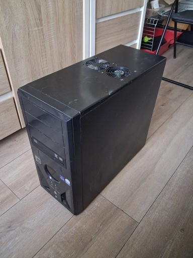 Zdjęcie oferty: Obudowa komputera z dvd + płyta główna ga-880gm-ud3h