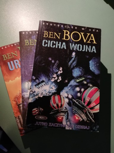 Zdjęcie oferty: Ben Bova - trylogia "Wojna o Asteroidy"