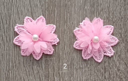 Zdjęcie oferty: Przypinki na buciki do chrztu, na roczek, sesje zdjęciowe i inne okazje.