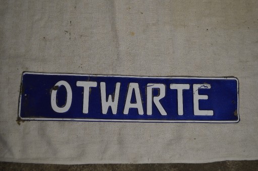 Zdjęcie oferty: stara tablica prl tablica OTWARTE dlug 52 cm