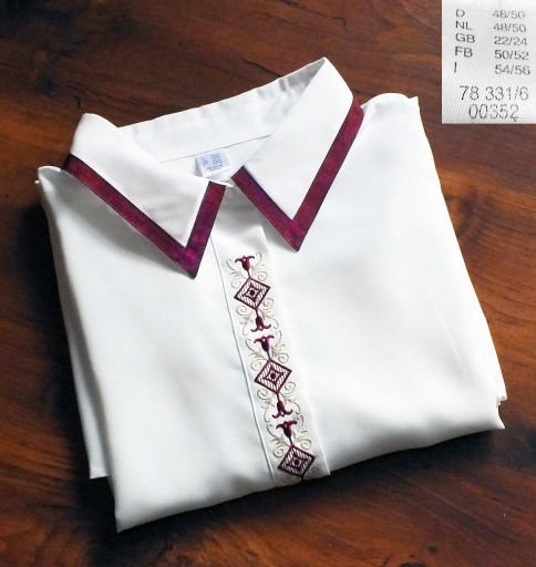 Zdjęcie oferty: Piękna bluzeczka koszulowa haft r.48/50