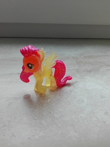 Zdjęcie oferty: My Little Pony figurka brokatowa FLUTTERSHY