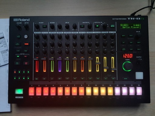 Zdjęcie oferty: Automat perkusyjny Roland TR-8S