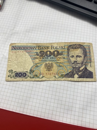 Zdjęcie oferty: Banknot 200zl z 1986r seria DD 