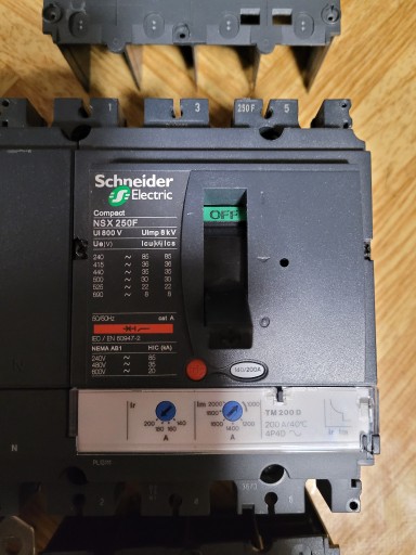 Zdjęcie oferty: Schneider Electric NSX 250F 4P 4D TM 200D