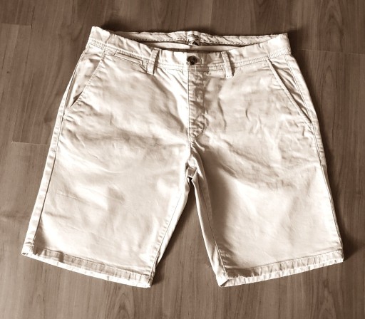 Zdjęcie oferty: Spodnie męskie szorty beż piaskowy W32 30z