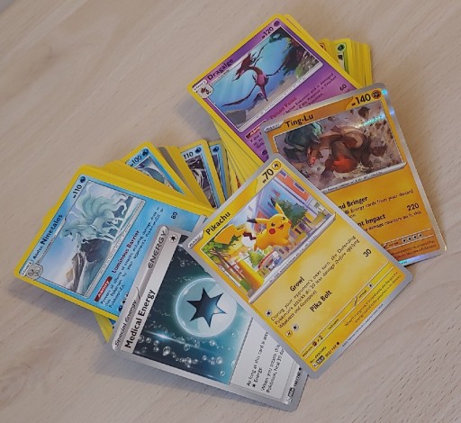 Zdjęcie oferty: 100 Kart Pokemon. Pikachu Gratis. Bez Powtórek.