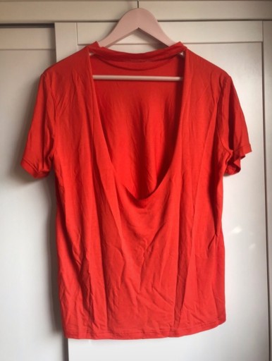 Zdjęcie oferty: T-shirt z odkrytymi plecami ASOS 