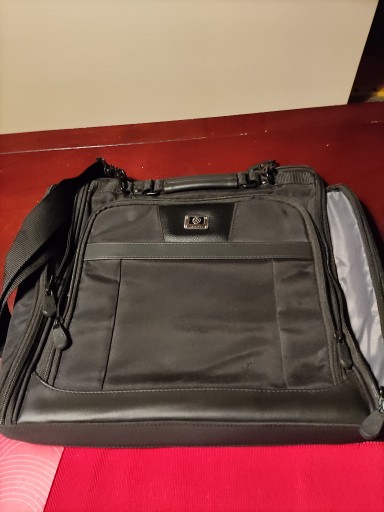 Zdjęcie oferty: Torba do laptopa HP invent