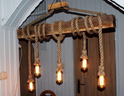Zdjęcie oferty: Lampa sufitowa z belki drewnianej z liną jutową