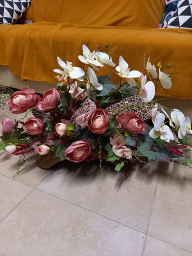 Zdjęcie oferty: Kompozycja kwiatowa donica