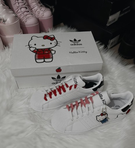 Zdjęcie oferty: Adidas superstar Hello Kitty Sanrio rare alt goth