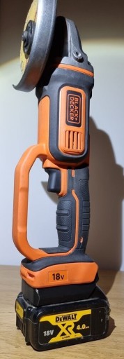 Zdjęcie oferty: Adapter Black+Decker 18V na baterie DeWalt XR18