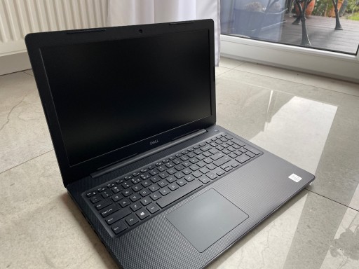 Zdjęcie oferty: Laptop Dell Inspiron 3593 15,6 " 8GB/512 GB