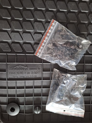 Zdjęcie oferty: Dywaniki gumowe do Volvo XC 60 + stopery