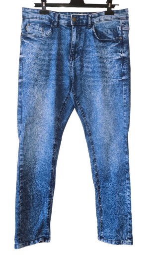 Zdjęcie oferty: Niebieskie wzorzyste męskie Dżinsy Cropp W 32 L 32 około XL