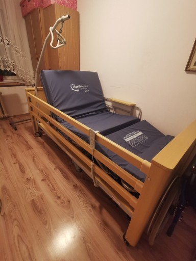 Zdjęcie oferty: Łóżko rehabilitacyjne z funkcją pionizacji .