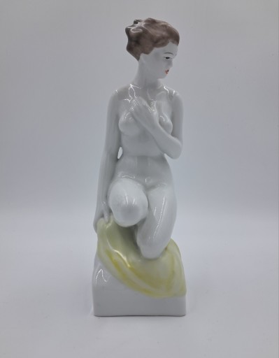 Zdjęcie oferty: Hollohaza Kezzel Festett figurka porcelanowa duża