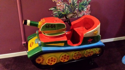 Zdjęcie oferty: Bujak, automar zarobkowy dla dzieci czołg