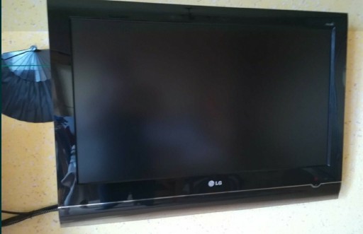 Zdjęcie oferty: telewizor LCD LG 32LG7000 32" Full HD czarny