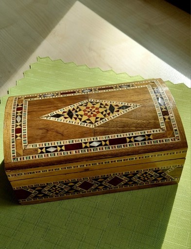 Zdjęcie oferty: Kasetka drewniana mozaika masa perlowa Syria