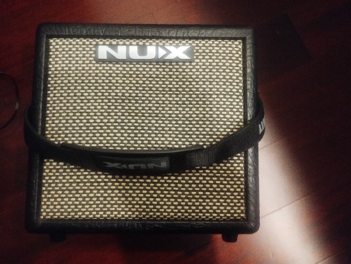 Zdjęcie oferty: Wzmacniacz gitarowy nux mighty 8 bt mkII