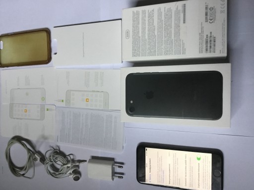 Zdjęcie oferty: Apple iPhone 7, 2GB / 32GB, czarny idealny prezent