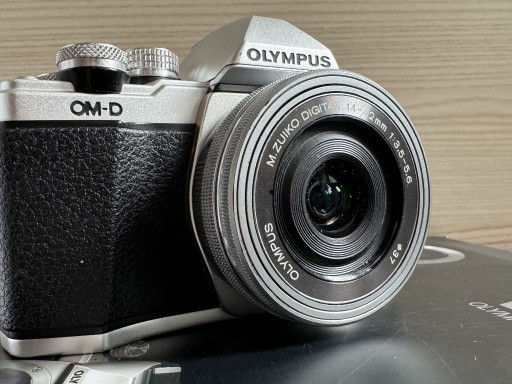 Zdjęcie oferty: Olympus OMD E-M10 m2 z małą wadą