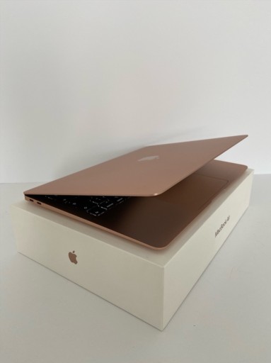 Zdjęcie oferty: MacBook Air 13.3'' Retina 2020 8GB/256GB Gold