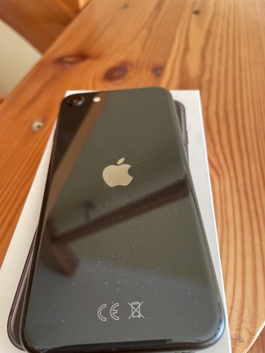 Zdjęcie oferty: iPhone SE 2020 64 GB Czarny