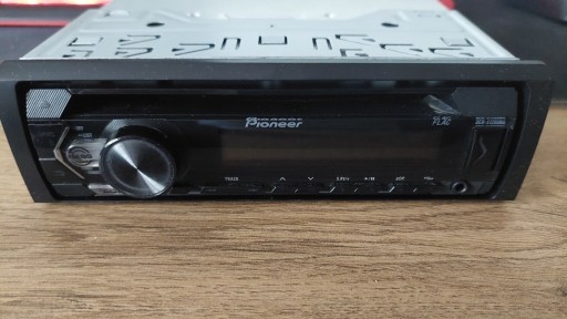 Zdjęcie oferty: Radio samochodowe PIONEER DEH-S120UBG