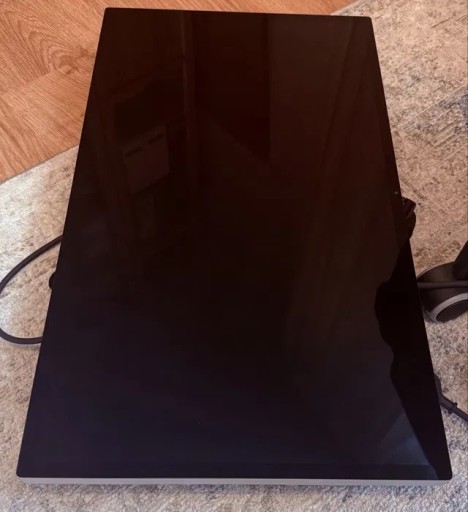 Zdjęcie oferty: Studio Display z szyba ze szkta standardowego i uchwyt mocujacy VESA