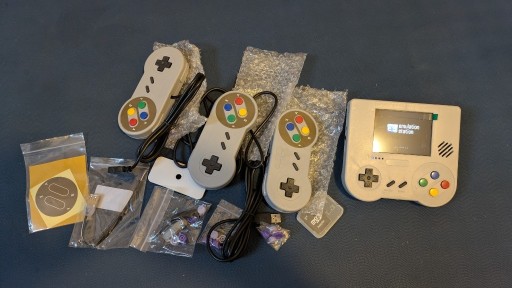 Zdjęcie oferty: Konsola przenośna RaspiBoy do emulacji retro