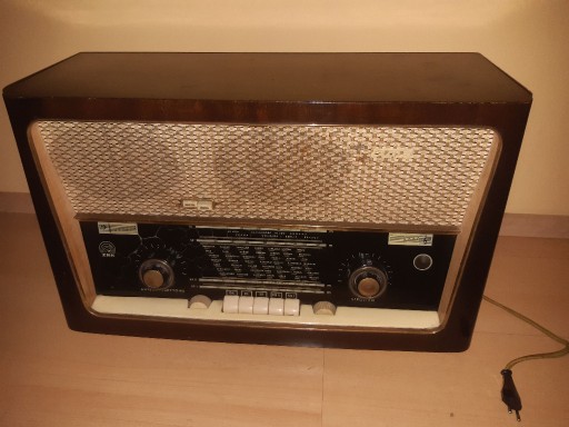 Zdjęcie oferty: Radio Etiuda (lata 50-te) przerobione na FM