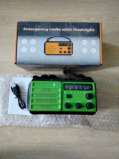 Zdjęcie oferty: Radio słoneczne USB z wbudowaną latarką 