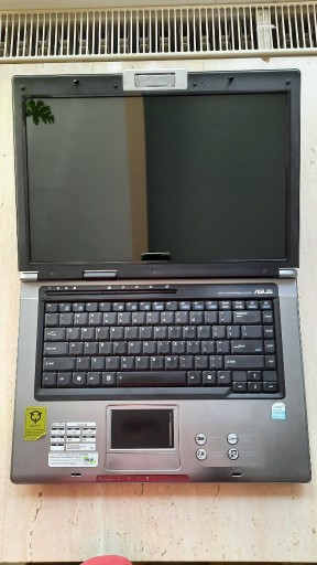 Zdjęcie oferty: Asus F5SL Laptop Uszkodzony